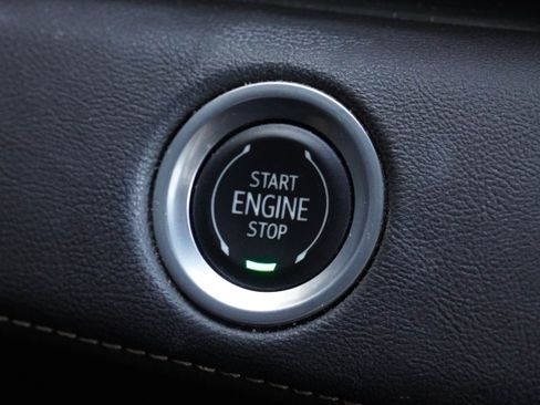 Used 2021 Cadillac Escalade Premium Luxury w/ LPO, Radiant Package image 18