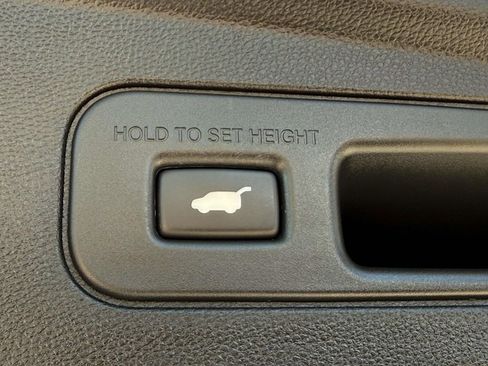 Certified 2023 Acura MDX SH-AWD w/ Technology Package image 9