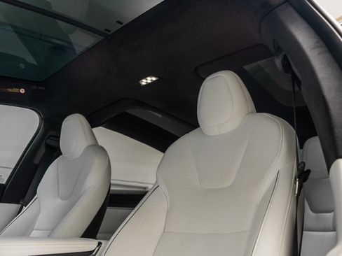 Used 2026 Tesla Model X Plaid AWD/4WD image 18