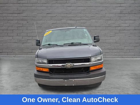 Used 2017 Chevrolet Express 3500 LT w/ LT Preferred Equipment Group RWD image 2