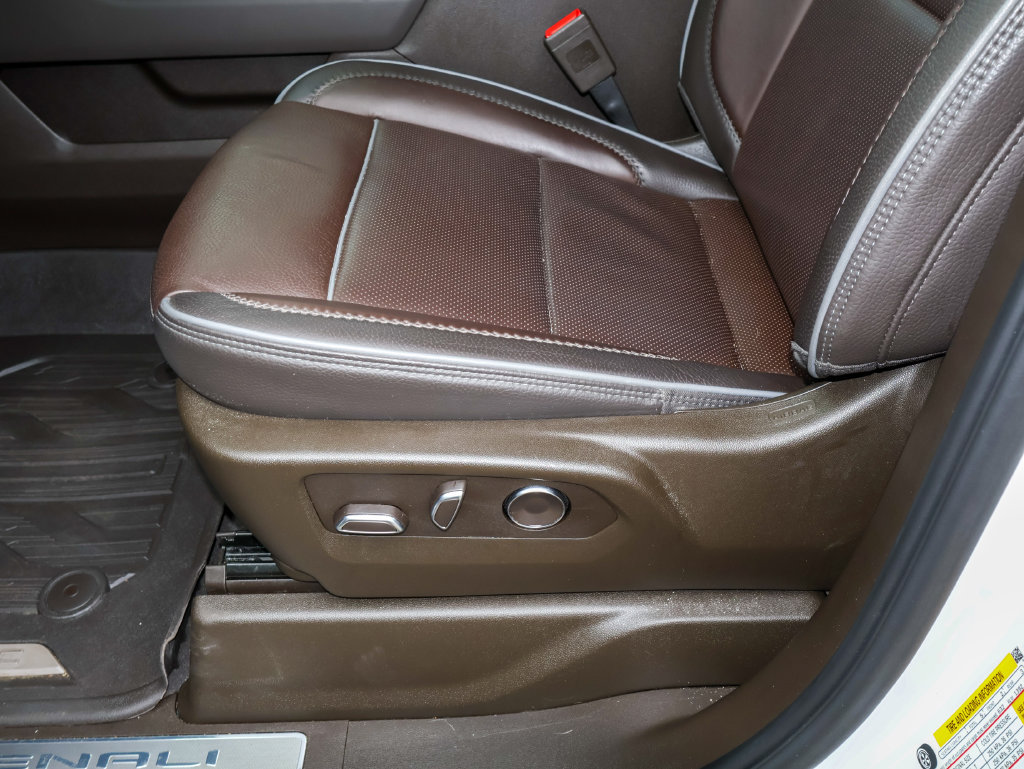 Used 2025 GMC Sierra 1500 Denali AWD/4WD image 9