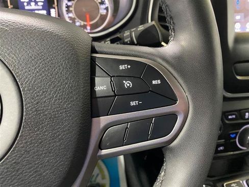 Used 2021 Jeep Cherokee Latitude Plus AWD/4WD image 21
