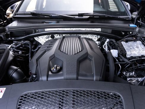 New 2026 Porsche Macan AWD/4WD image 37