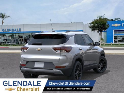 New 2026 Chevrolet TrailBlazer LT w/ Midnight Edition FWD image 4