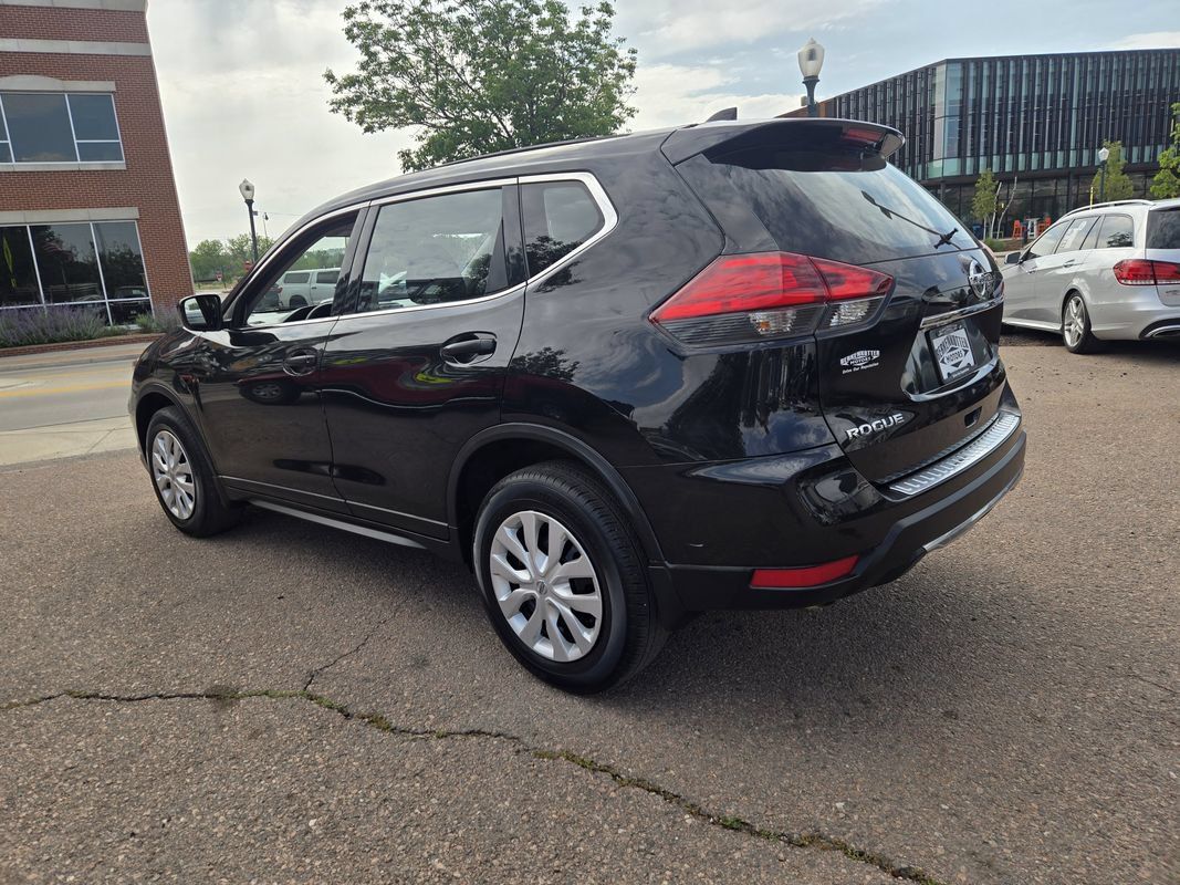 Used 2017 Nissan Rogue S AWD/4WD image 8
