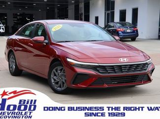 Used 2024 Hyundai Elantra SEL image 1