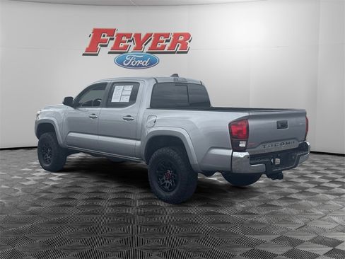 Used 2021 Toyota Tacoma SR5 image 3