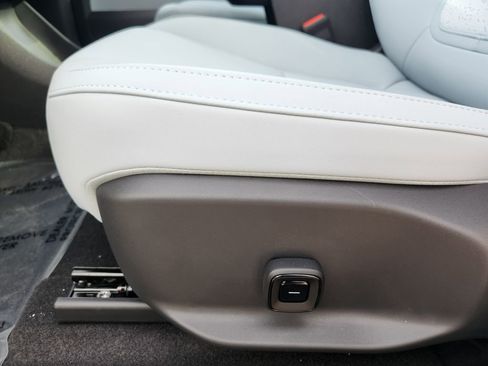 New 2026 Volvo EX30 Ultra w/ Climate Package image 13