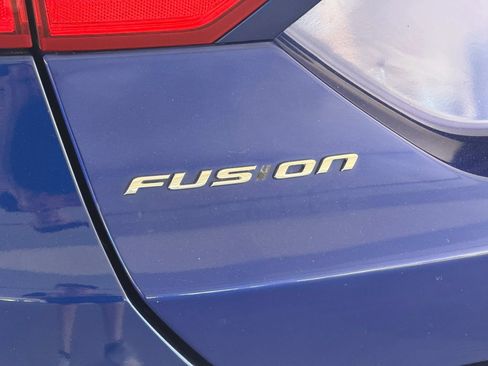 Used 2013 Ford Fusion SE FWD image 12