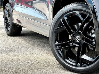 New 2026 Volkswagen Tiguan SE R-Line