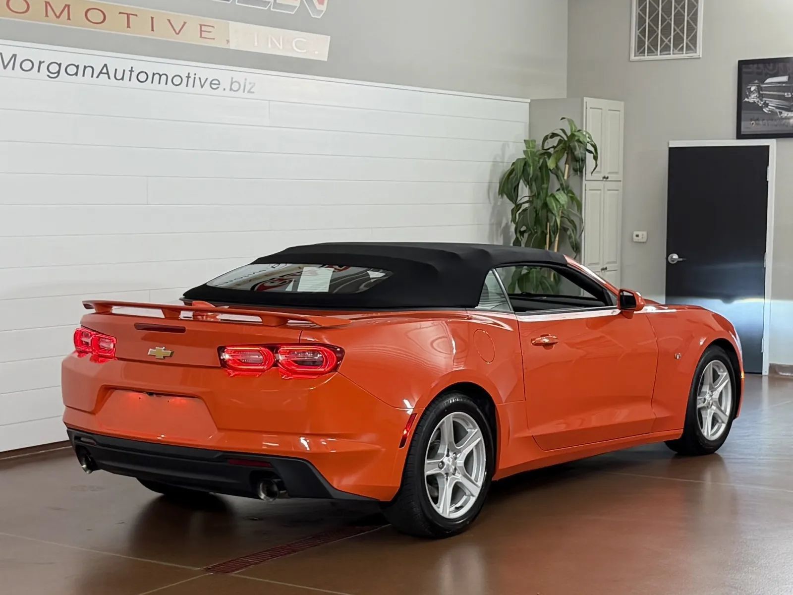 Used 2021 Chevrolet Camaro LT RWD image 3