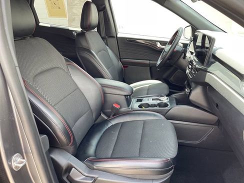 Used 2023 Ford Escape ST-Line w/ Tech Pack #1 AWD/4WD image 32