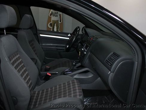 Used 2009 Volkswagen GTI 4-Door image 28