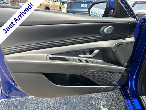 Used 2024 Hyundai Elantra Limited FWD image 11