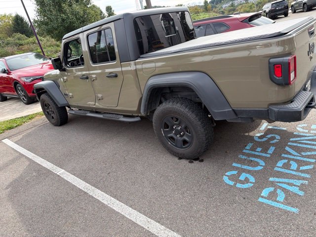 Used 2020 Jeep Gladiator Sport AWD/4WD image 3
