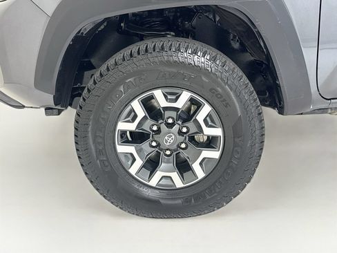 Used 2023 Toyota Tacoma TRD Off-Road w/ Technology Package AWD/4WD image 32