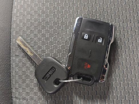 Used 2017 GMC Canyon 2WD Crew Cab w/ Convenience Package image 32