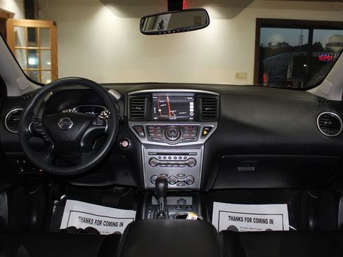 Used 2017 Nissan Pathfinder SL w/ SL Premium Package AWD/4WD image 16