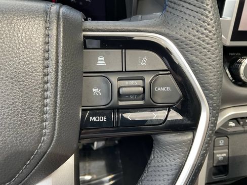 Used 2025 Toyota Tundra Platinum AWD/4WD image 13