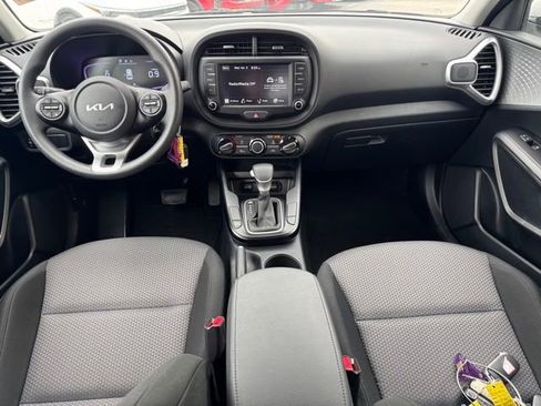 Certified 2025 Kia Soul LX w/ LX Technology Package image 15