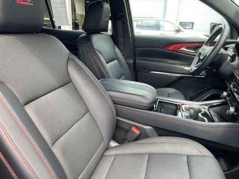 Used 2025 Chevrolet Traverse Z71 w/ Enhanced Driving Package AWD/4WD image 23