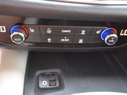 Used 2020 Buick Enclave Essence AWD/4WD image 41
