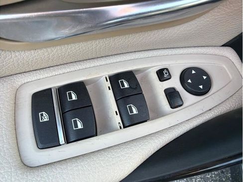 Used 2018 BMW 330i Sedan RWD image 8