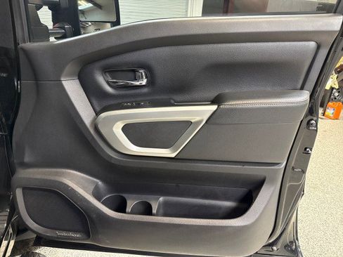 Used 2018 Nissan Titan SL w/ Chrome Package image 59