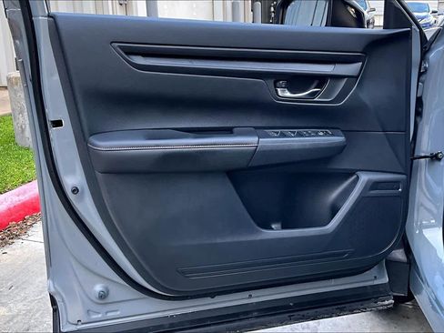 Used 2025 Honda CR-V Sport image 21