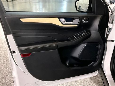 Used 2021 Ford Escape Titanium w/ Titanium Elite Package image 22