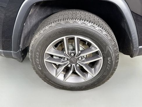 Used 2022 Jeep Grand Cherokee Limited AWD/4WD image 36