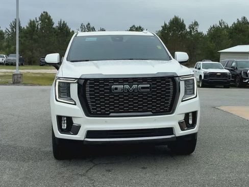 Used 2023 GMC Yukon Denali Ultimate AWD/4WD image 3