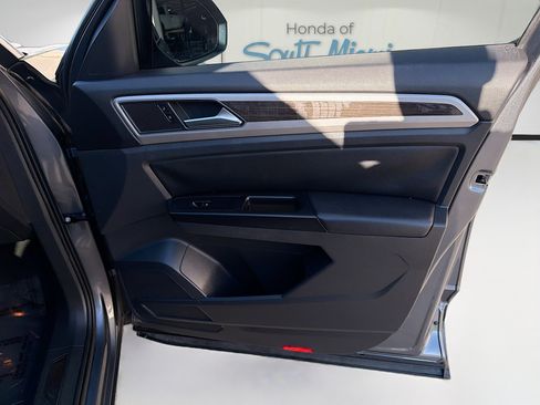 Used 2019 Volkswagen Atlas SEL image 34