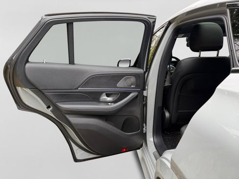 Used 2024 Mercedes-Benz GLE 53 AMG 4MATIC Coupe image 17