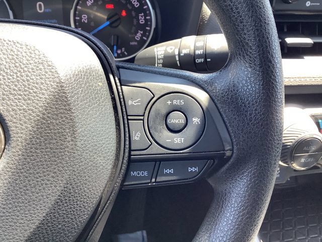 Used 2022 Toyota RAV4 XLE AWD/4WD image 12