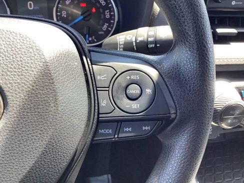 Used 2022 Toyota RAV4 XLE AWD/4WD image 12