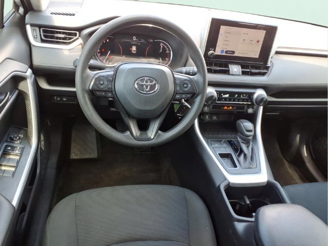 Used 2024 Toyota RAV4 LE FWD image 17
