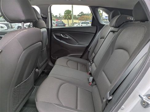 Used 2018 Hyundai Elantra GT image 13