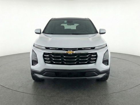 Used 2025 Chevrolet Equinox LT FWD image 2