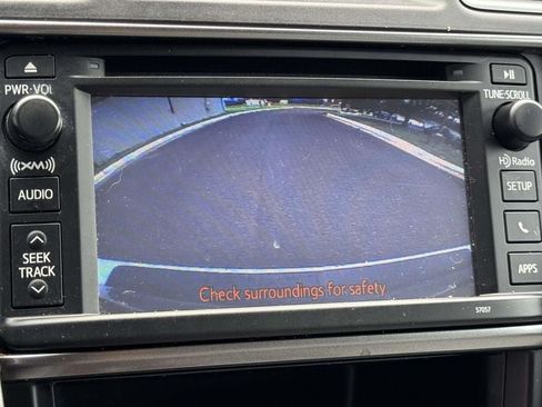 Used 2013 Toyota Highlander Limited AWD/4WD image 4