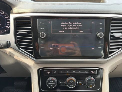 Used 2018 Volkswagen Atlas SEL Premium AWD/4WD image 18