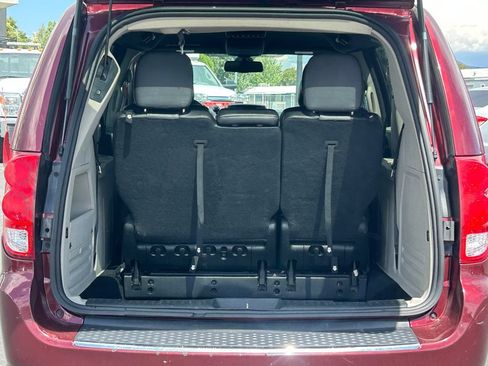 Used 2019 Dodge Grand Caravan SXT FWD image 30