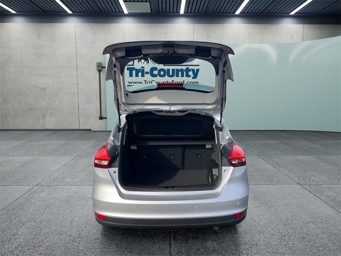 Used 2015 Ford Focus Titanium image 10