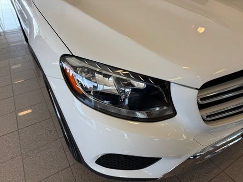Used 2018 Mercedes-Benz GLC 300 4MATIC image 11