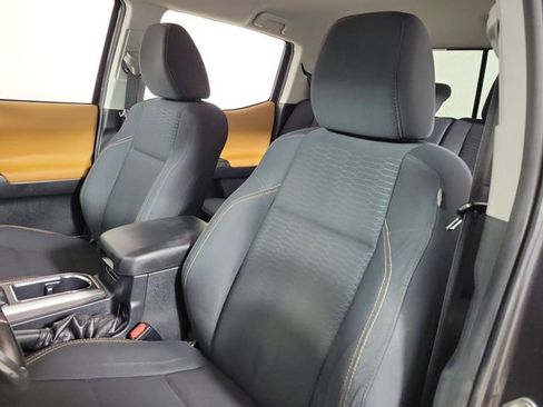 Used 2019 Toyota Tacoma SR5 RWD image 20