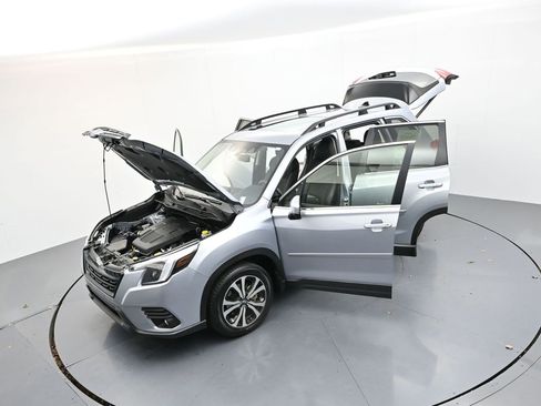Used 2024 Subaru Forester Limited image 37
