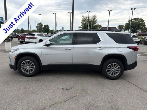 Used 2022 Chevrolet Traverse LT FWD image 7
