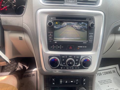 Used 2014 GMC Acadia SLT FWD image 16