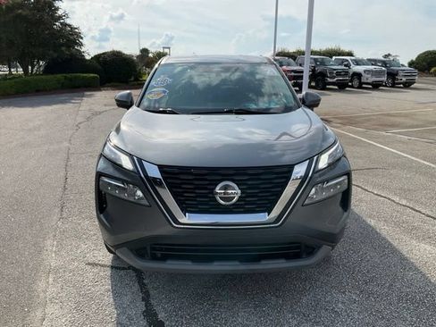 Used 2021 Nissan Rogue SV FWD image 2
