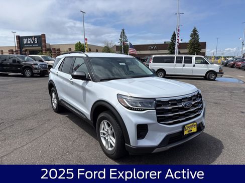 Used 2025 Ford Explorer Active AWD/4WD image 5